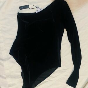 Black Velvet One-Shoulder Bodysuit size L